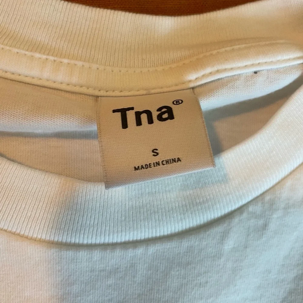 Aritzia TNA Soft Feels Kit T-Shirt - Picture 3 of 7